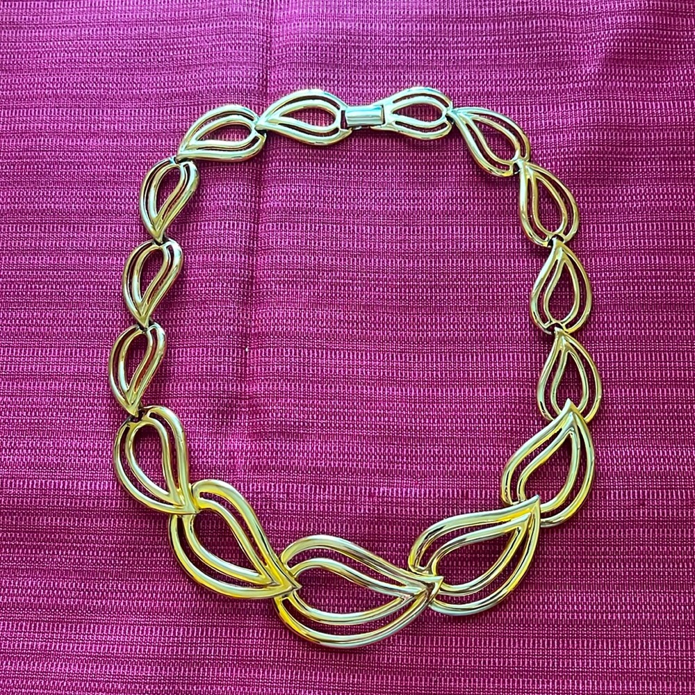 Napier Vintage Gold Tone Water Droplet or Teardrop Choker vintage